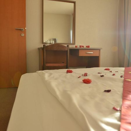 סקופיה Hotel Bellevue מראה חיצוני תמונה