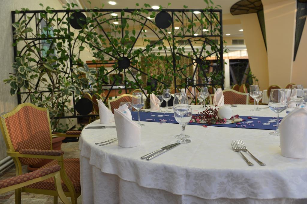 סקופיה Hotel Bellevue מראה חיצוני תמונה