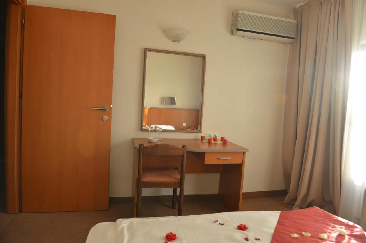 סקופיה Hotel Bellevue מראה חיצוני תמונה