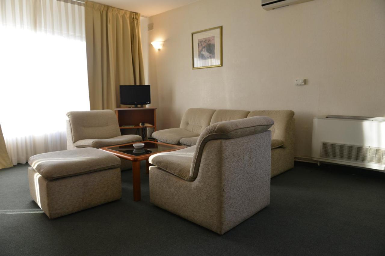 סקופיה Hotel Bellevue מראה חיצוני תמונה