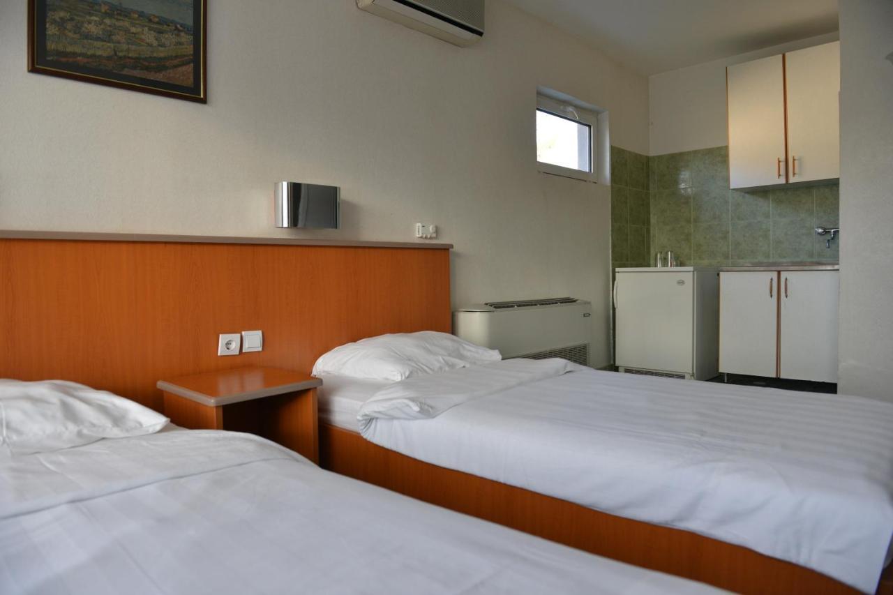 סקופיה Hotel Bellevue מראה חיצוני תמונה